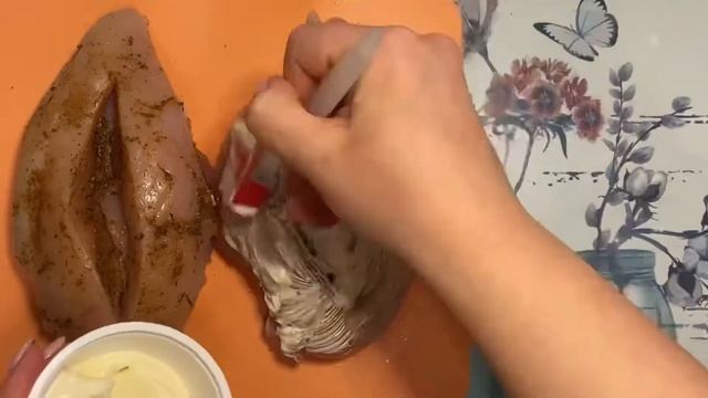 Куриные кармашки с творожной начинкой и помидорами? смотреть онлайн