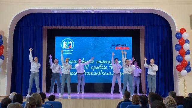 Эстрадный хор КГИК - «Пока мы молоды» смотреть онлайн