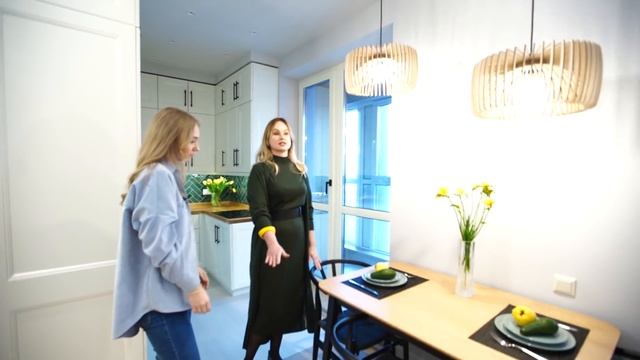 Румтур: скандинавский стиль — кухня на 2,5 метрах и желтые двери в квартире 65 кв метров смотреть онлайн
