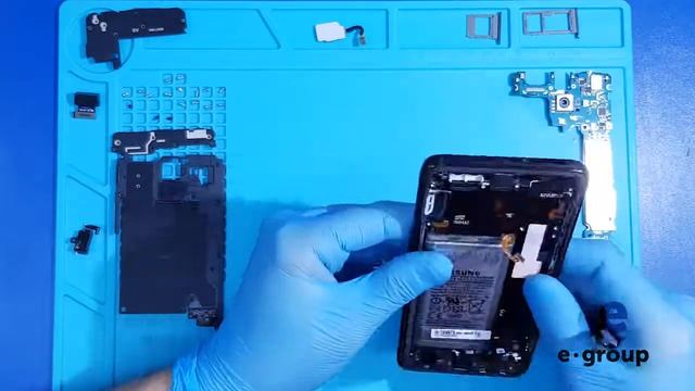 Ремонт телефона Samsung Galaxy A8 наглядно! Мастерские e-group смотреть онлайн