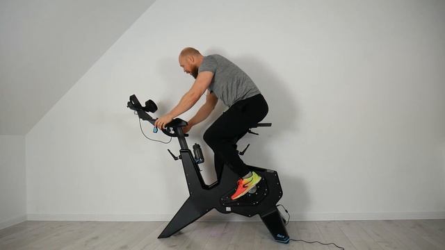 TACX NEO BIKE SMART - PIERWSZE WRAŻENIA Z TRENINGU смотреть онлайн