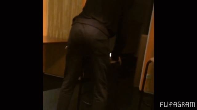 Весёлая переменка в школе + Twerk. (18+) By Тверк в школе!Boby dance!Уроки тверка смотреть онлайн