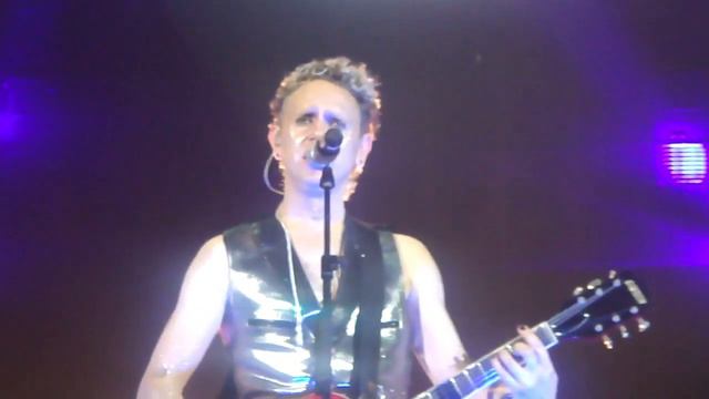 Depeche Mode Freelove - LHN Multicam Tour Of The Universe - Live 2010 London / Paris