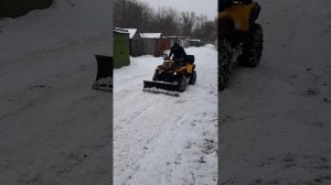 Уборка снега квадроциклом  Стелс 800 Гепард