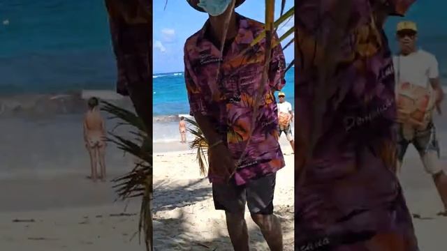 Dominicana 20211114 местные музыканты на пляже Playa Arena Gorda Bavaro смотреть онлайн