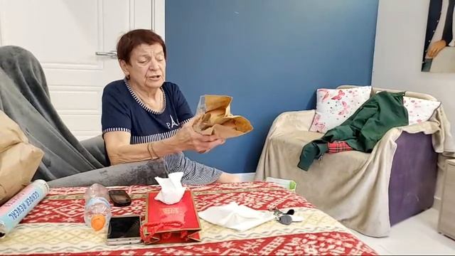 Мама Спит позвонила Орчиха смотреть онлайн