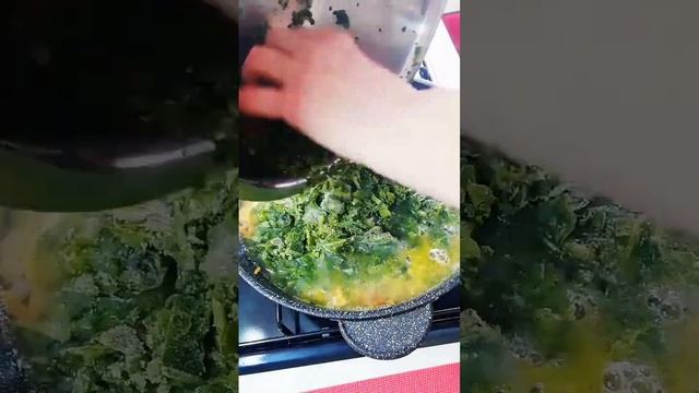 Готовлю на обед щи из щавеля.