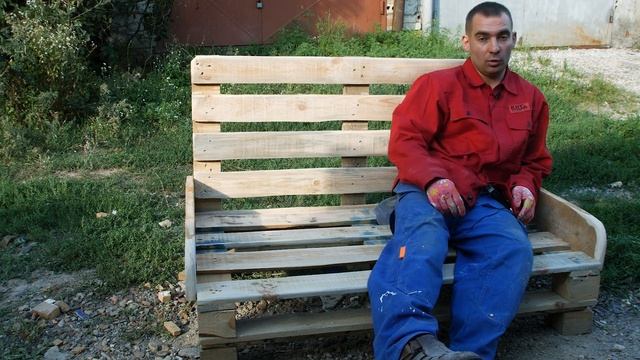 ДИВАН\КРОВАТЬ ИЗ ПОДДОНОВ ДЛЯ ДАЧИ СВОИМИ РУКАМИ. КРУТОЙ ЛОФТ ДИВАН 2 В 1 смотреть онлайн