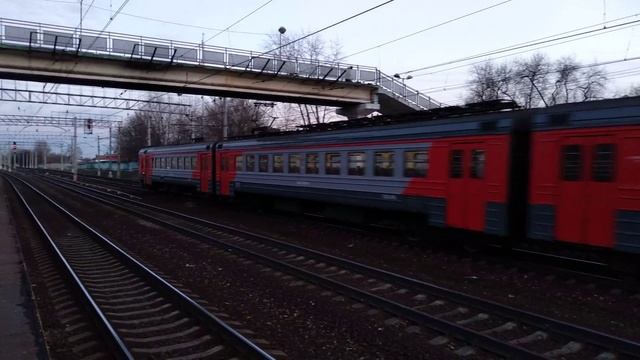 Электропоезд ЭД2Т-0029 на платформе "Фабричная", Рязанское направление МЖД. смотреть онлайн