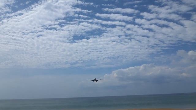 прилёт самолёта в аэропорт пхукета смотреть онлайн