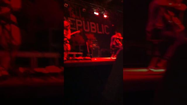 OneRepublic Singing Apologize With Til Schweiger Live In Berlin