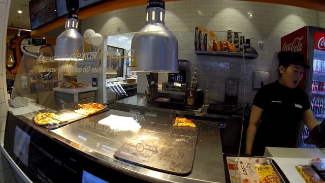 Most Famous Pizza chain in Russia - DoDo Pizza - review and taste смотреть онлайн
