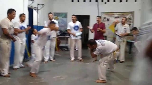 Mestre Nestor associação de Capoeira Axé Iúna смотреть онлайн