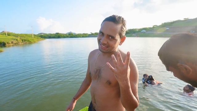 Living 24 Hours In Floating House On Water - Challenge смотреть онлайн