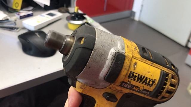 Гайковерт DeWalt DCF880 смотреть онлайн