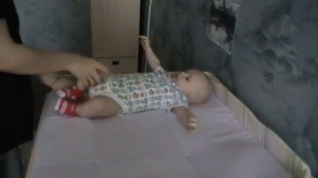 Учим малыша переворачиваться смотреть онлайн