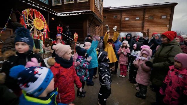 Масленица в усадьбе Коломенское / Ансамбль «УРА» / Презентация смотреть онлайн
