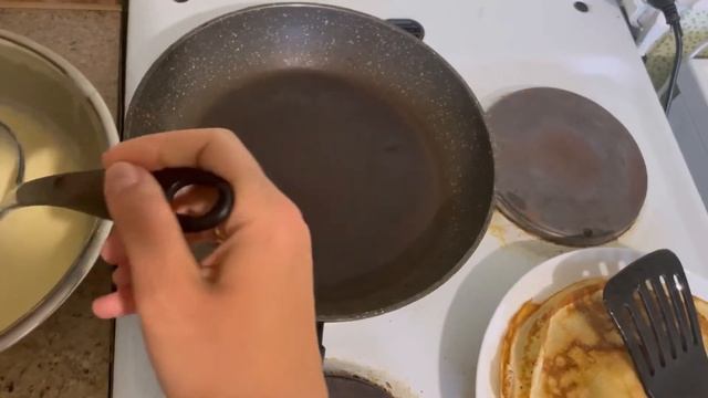 МЫ Вернулись в Киев | Пеку блины | В нужное в нужном месте! смотреть онлайн