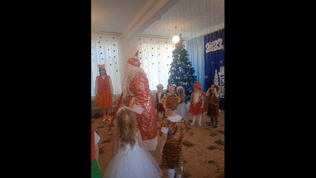 Пусть Новый год , подарит надежду на лучшее и исполнит самые сокровенные желания! смотреть онлайн