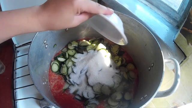 Тещин язык с огурцом на зиму