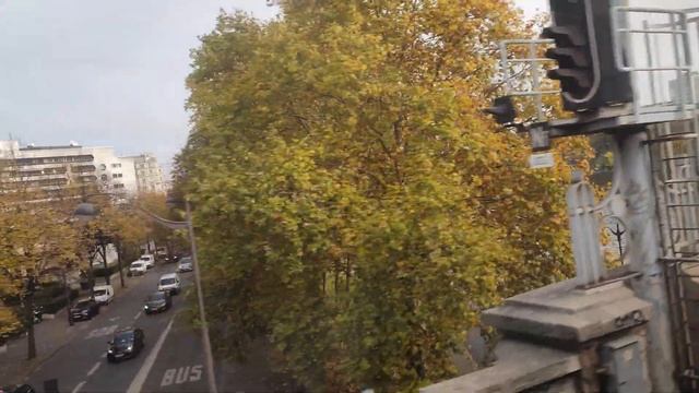 Tour Eiffel vue de la fenêtre смотреть онлайн