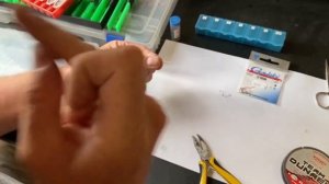 Как сделать оснастку на уклейку. Азы поплавочной ловли.