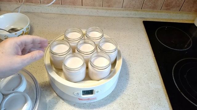 Йогурт в йогуртнице. Очень вкусно очень просто, очень полезно.