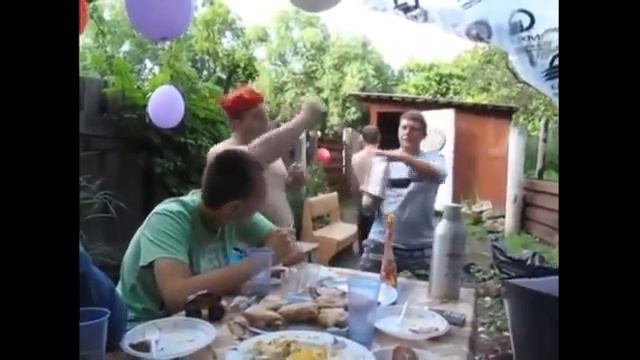 Сектор Газа - Хорошо в деревне летом .mp4 смотреть онлайн