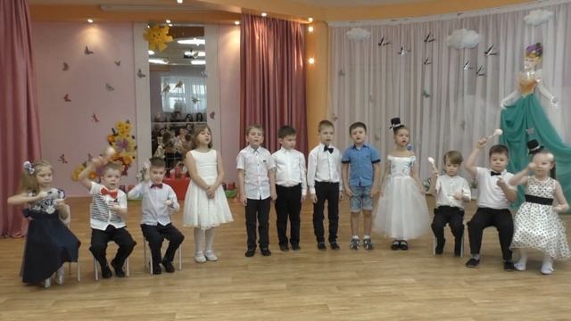 Расписная ложка Лаковая ножка Красной ягоды глазок... Оркестр - Песня Ложкари Подготовительная групп смотреть онлайн