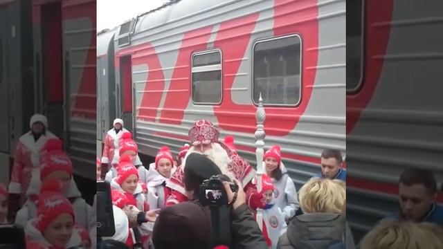 Дед Мороз из Великого Устюга приехал на КМВ смотреть онлайн