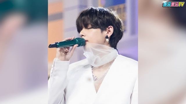 【ENG】BTS 뷔, 젠더 프리 패션 대표하는 패셔니스타 등극! 성별 고정관념 깨는 'androgynous look'의 대표주자!! V 돌곰별곰TV смотреть онлайн