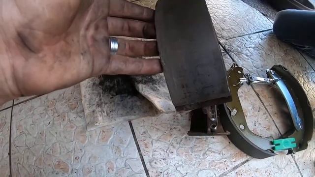 Fiât scudo 2.0l HDI / Remplacement frein à tambour смотреть онлайн