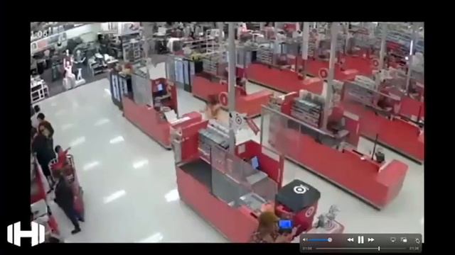 Hodgetwins React To Black Woman Getting Punched By Target Employee смотреть онлайн