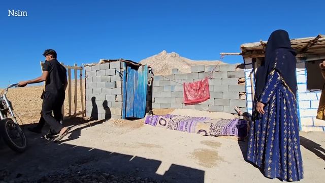 Saving A Nomadic Family From A Bad-tempered Nomadic Man By A Young And Suitor(sara)???