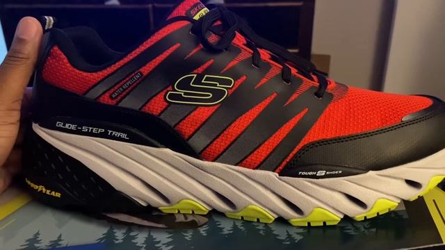 Skechers Glide Step Trail (Unboxing) смотреть онлайн