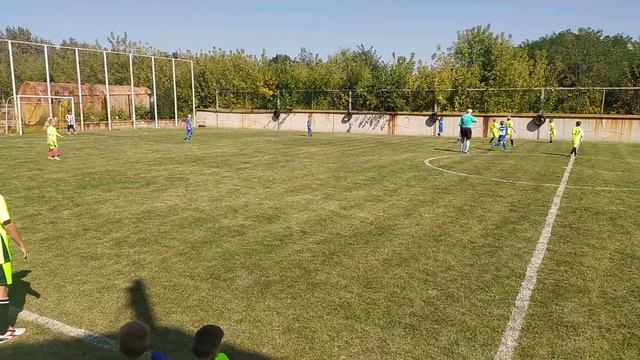 "Шахтёр Донбасса-Строитель" 2013 (Донецк) - "КДЮСШ 2013" (Макеевка) 2013. Счёт 1:8 (2 тайм) смотреть онлайн