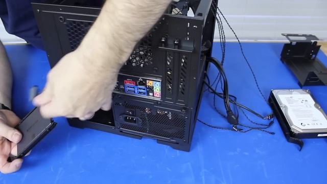 Mini ITX Gaming Build - Intel Core i5-4670K / GTX 780 Ti / Corsair 250D смотреть онлайн