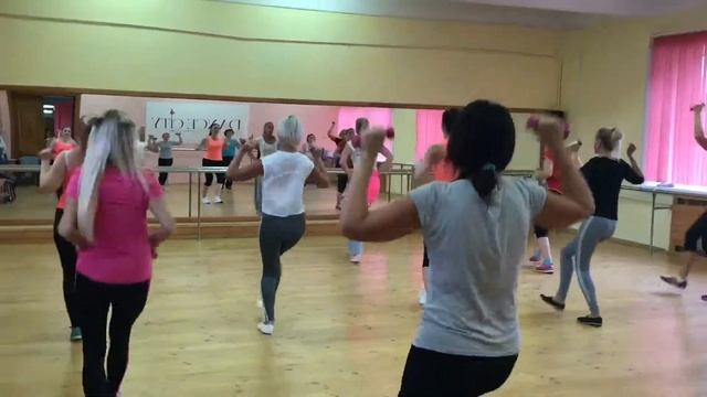 БЕСПЛАТНАЯ НЕДЕЛЯ в DANCE-CITY: ZUMBA_mix смотреть онлайн