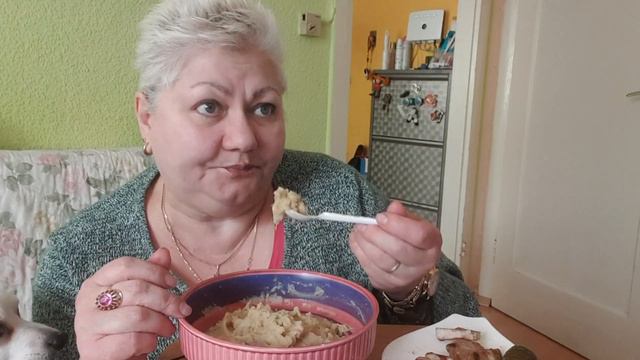 Mukbang //Germeny// 13.10.21 Cтрим в 18:00 по Москве. Пюре и мяска и солёные огурцы