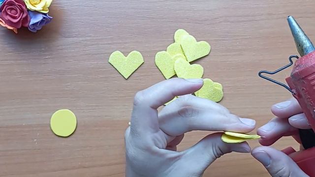 Как очень просто сделать цветы из фоамирана | Flowers from foamiran | Tutorial смотреть онлайн