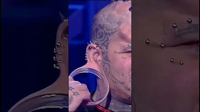 У Него Самые Большие Тоннели На Ушах!? #shorts смотреть онлайн