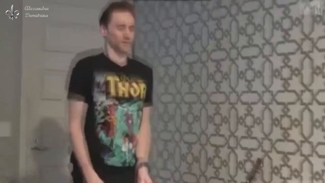 Tom Hiddleston Dancing