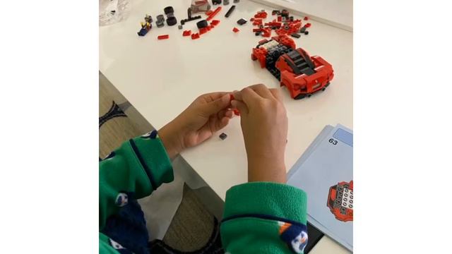 Building LEGO Red Ferrari Car смотреть онлайн