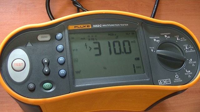 RCD Testing using a Fluke Multifunction Tester смотреть онлайн