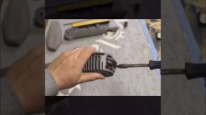 Как снят переднего подлокотника на Volkswagen Transporter T5 Caravelle Multivan