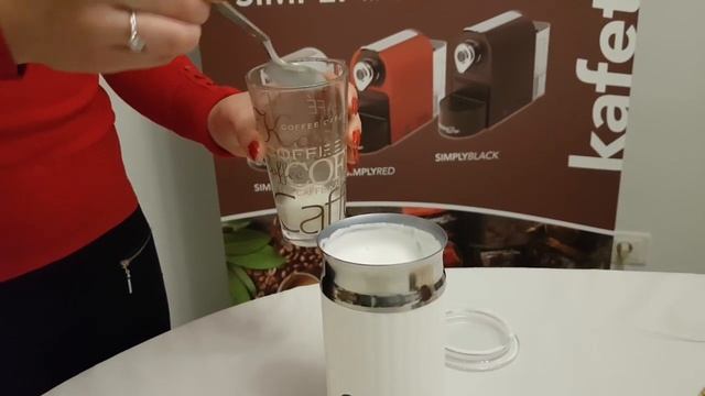 ENOSTAVNA Priprava Latte Macchiato (EspressoDue) | kafetar.si смотреть онлайн