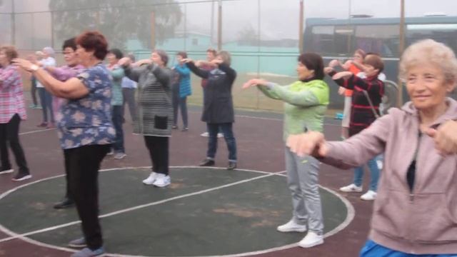 Занятия по Цигун ведет куратор группы Любовь Новоселова смотреть онлайн