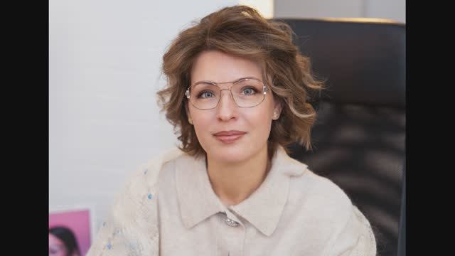 Полина Осетинская. Пианистка. Лауреат премии «Триумф»  - в салоне марочной оптики 