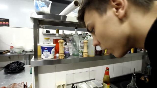 Выпуск 3. Каре ягнёнка с мятно-лимонным рисом смотреть онлайн