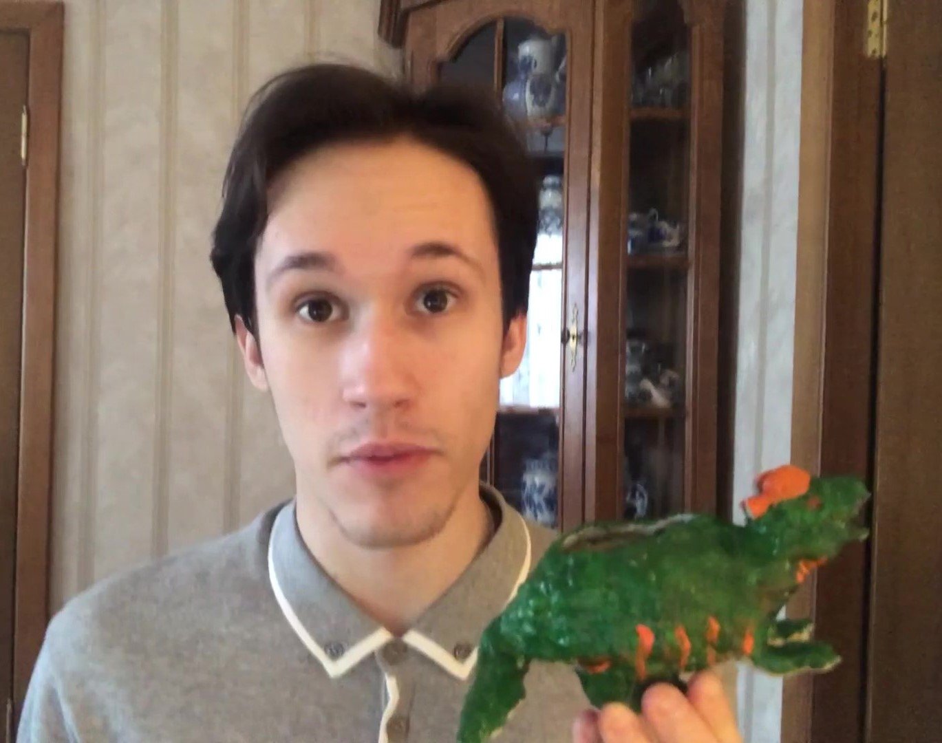 Необычный хищный ящер дилофозавр. Леплю его из глины смотреть онлайн